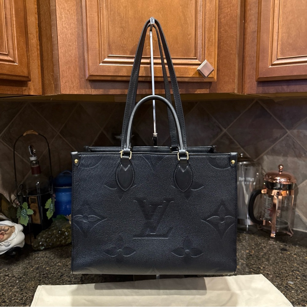Louis Vuitton OnTheGo MM Monogram Empreinte Leather Tote Bag - Black M45595